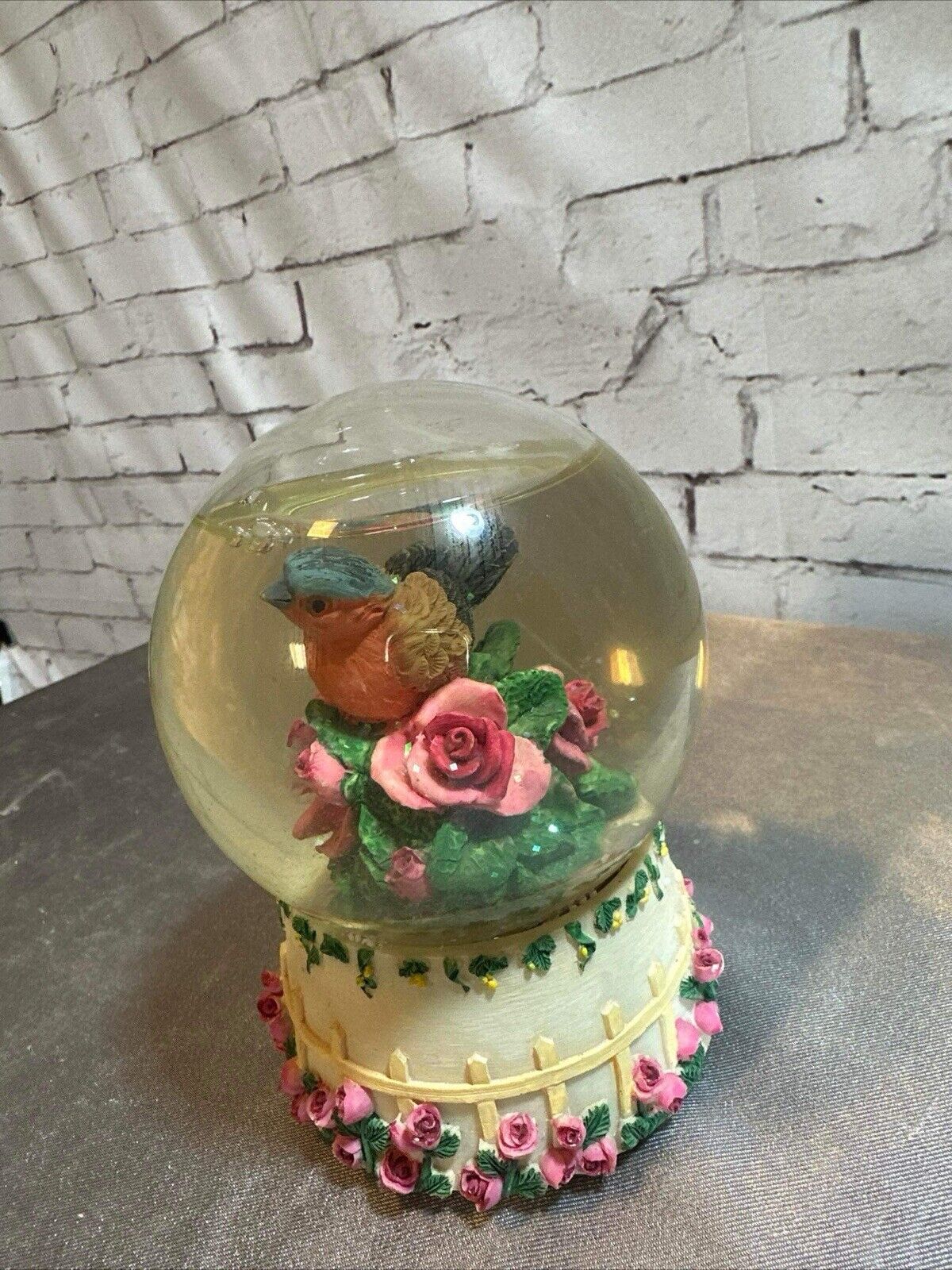 Vintage Robin Snow Globe VFG