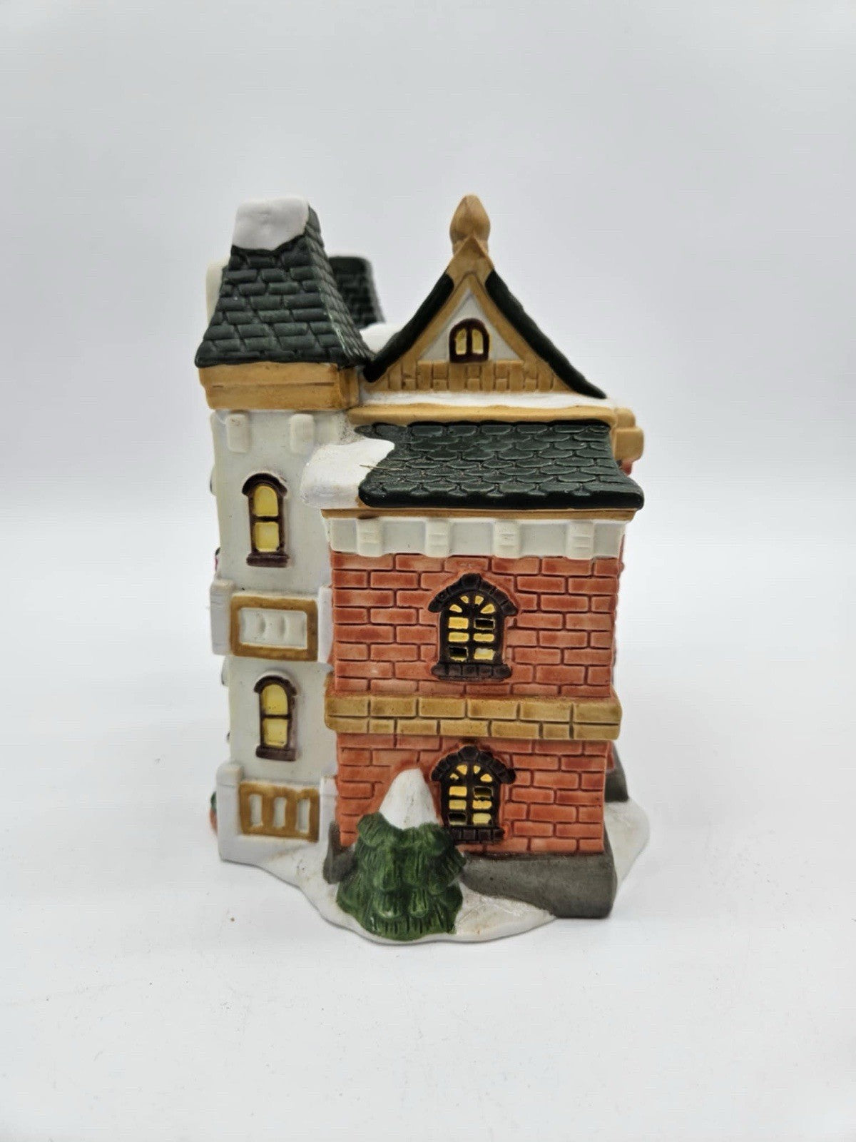 Christmas Village Summit House 1996 Lighted Holiday Town Memories Trim a home.