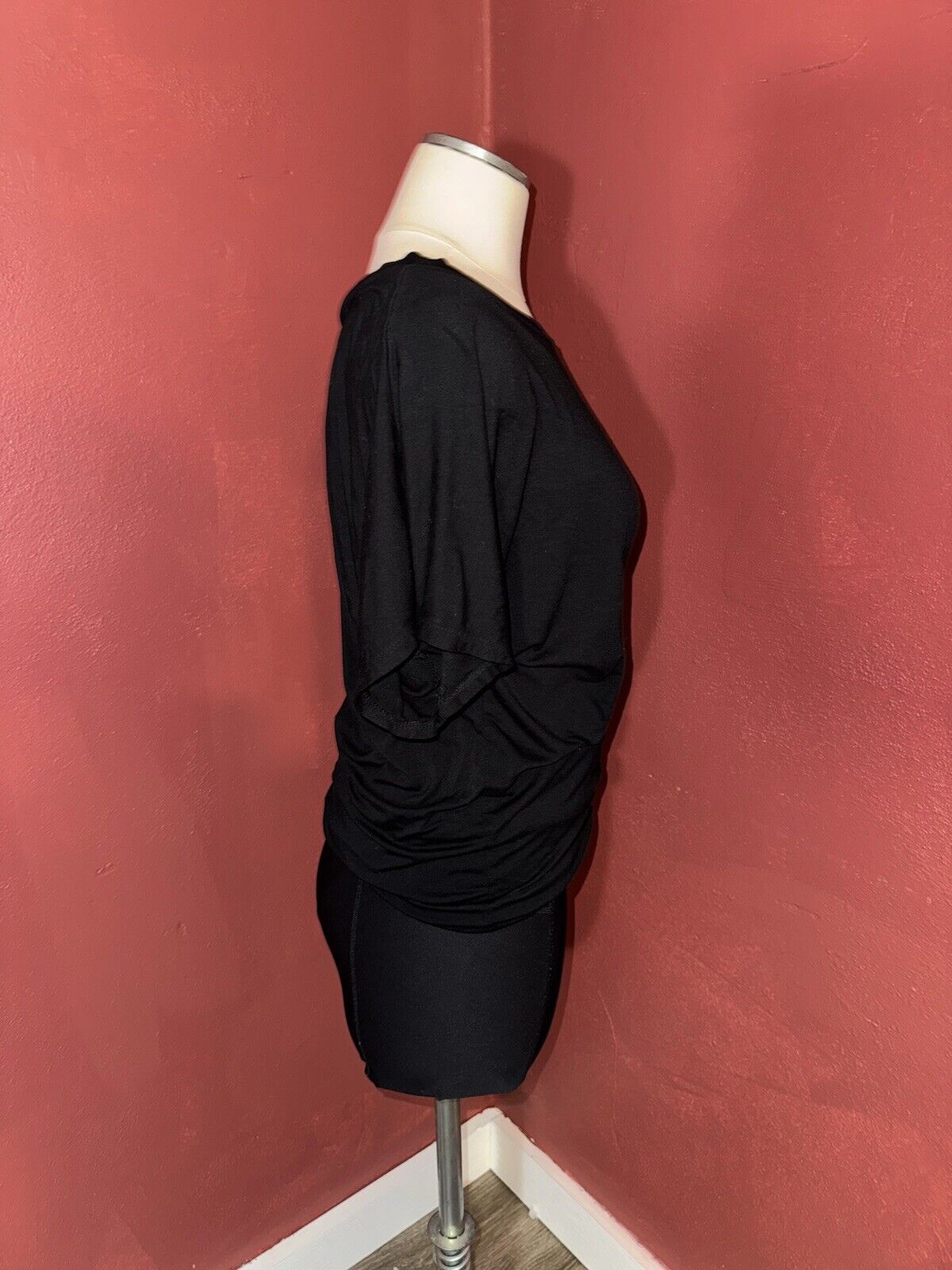 Women’s Free To Live SZ S Fitted Waistline Tunic Black Short Sleeve Top WCLTH
