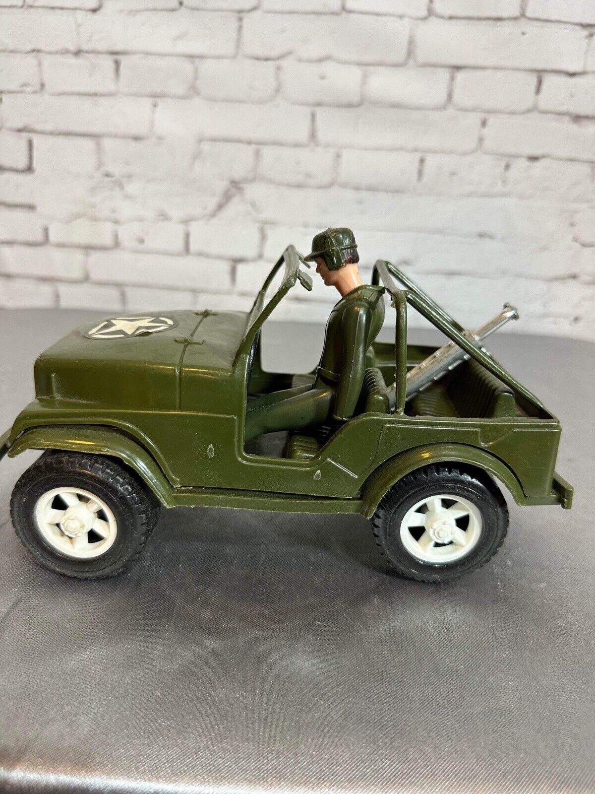 1980's Vintage GAY TOY INC. US Army J eep #650 Plastic 9" Length W/ Driver VTY