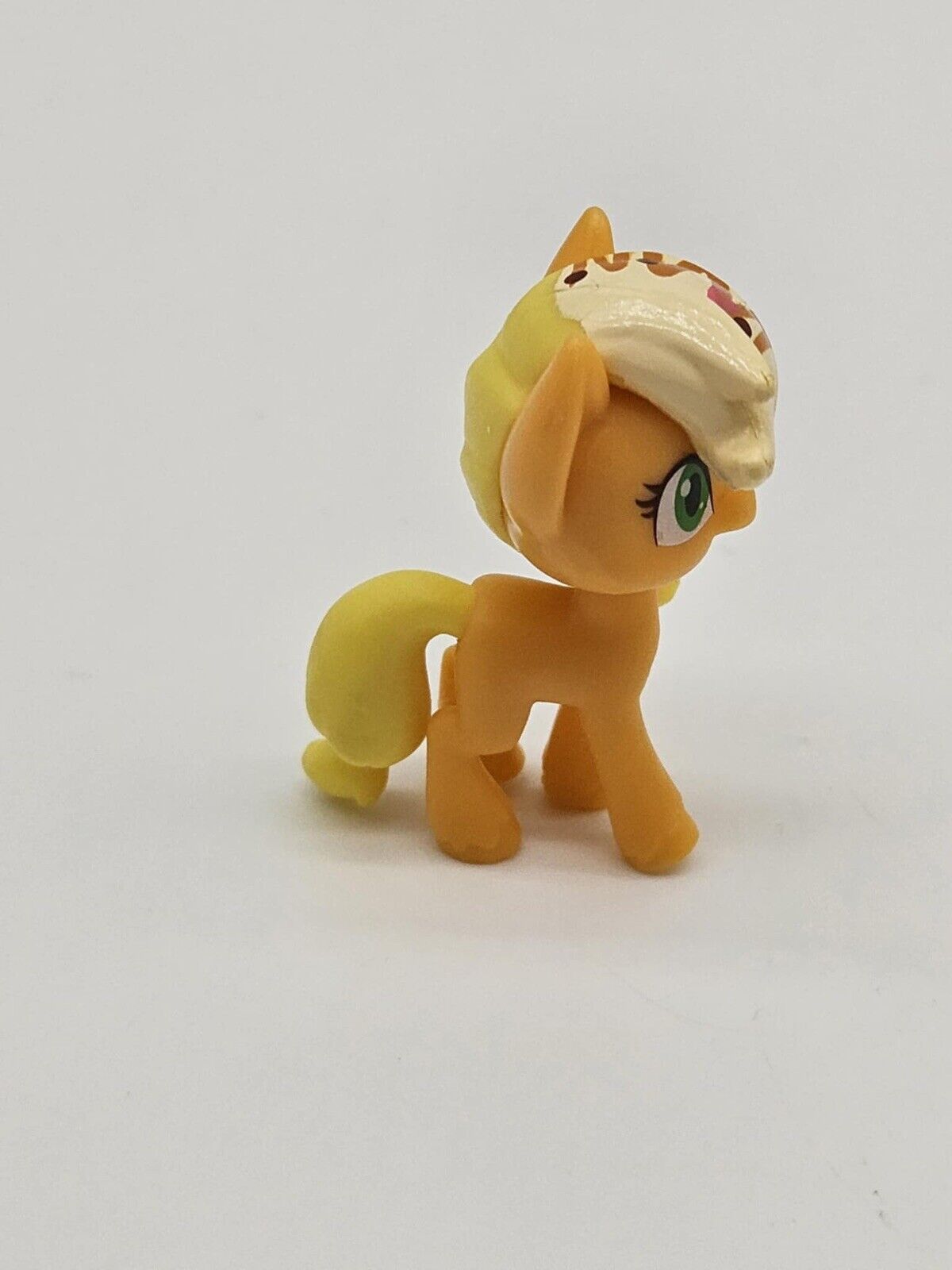 2020 My Little Pony G4.5 Unicorn Party Celebration 1.5" Applejack Figure RARE