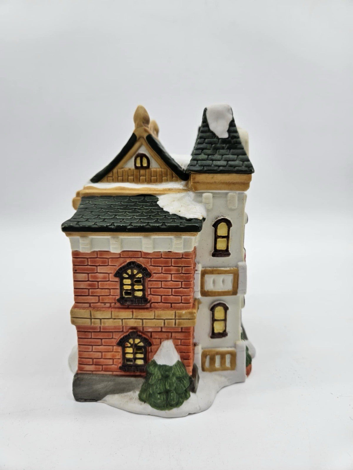 Christmas Village Summit House 1996 Lighted Holiday Town Memories Trim a home.