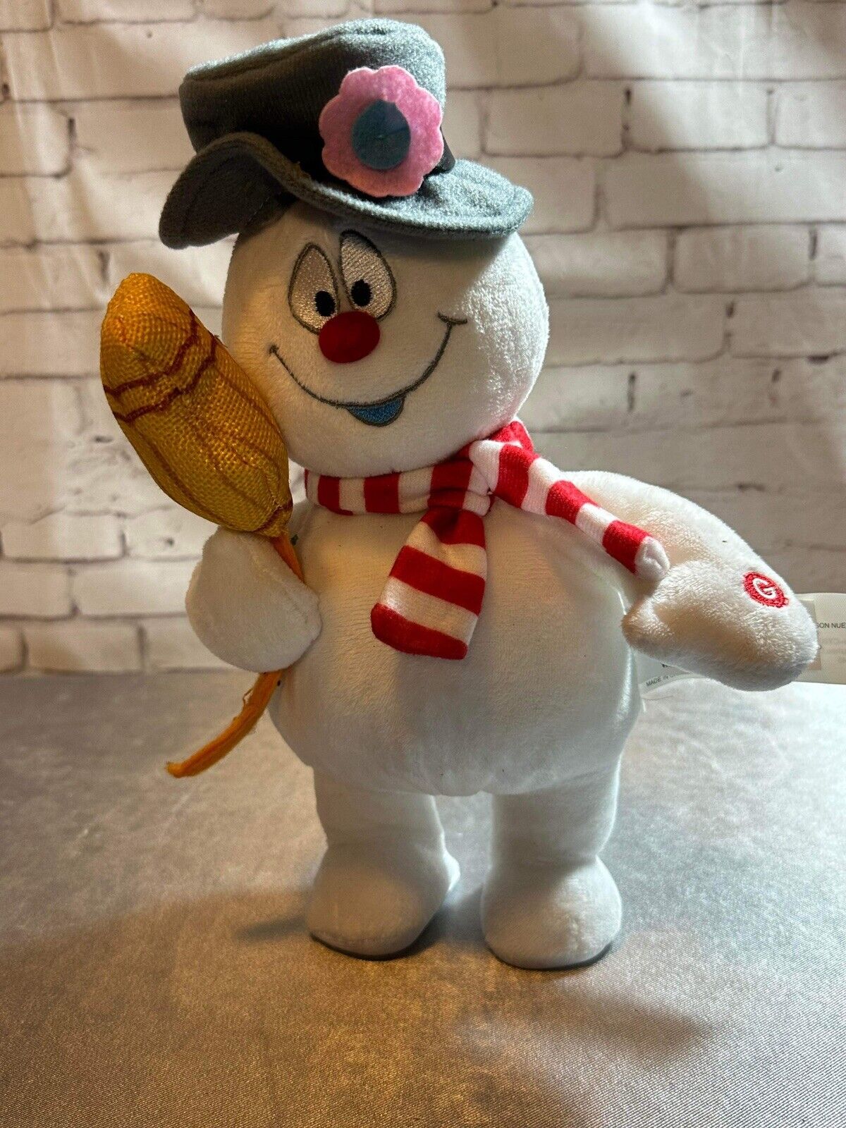Gemmy Frosty the Snowman 2018 Animated Plays Frosty the Snowman and Walks VTY