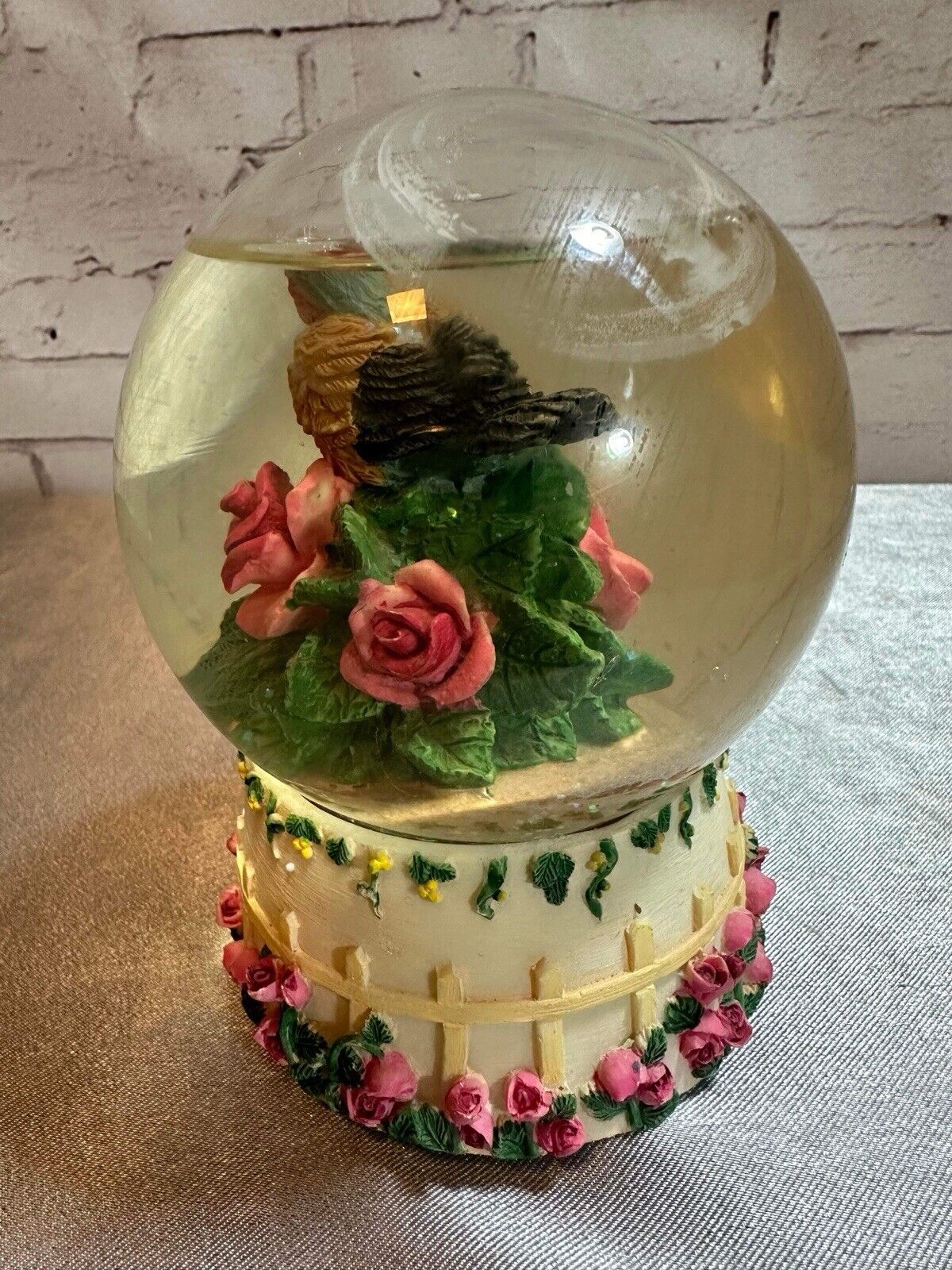Vintage Robin Snow Globe VFG