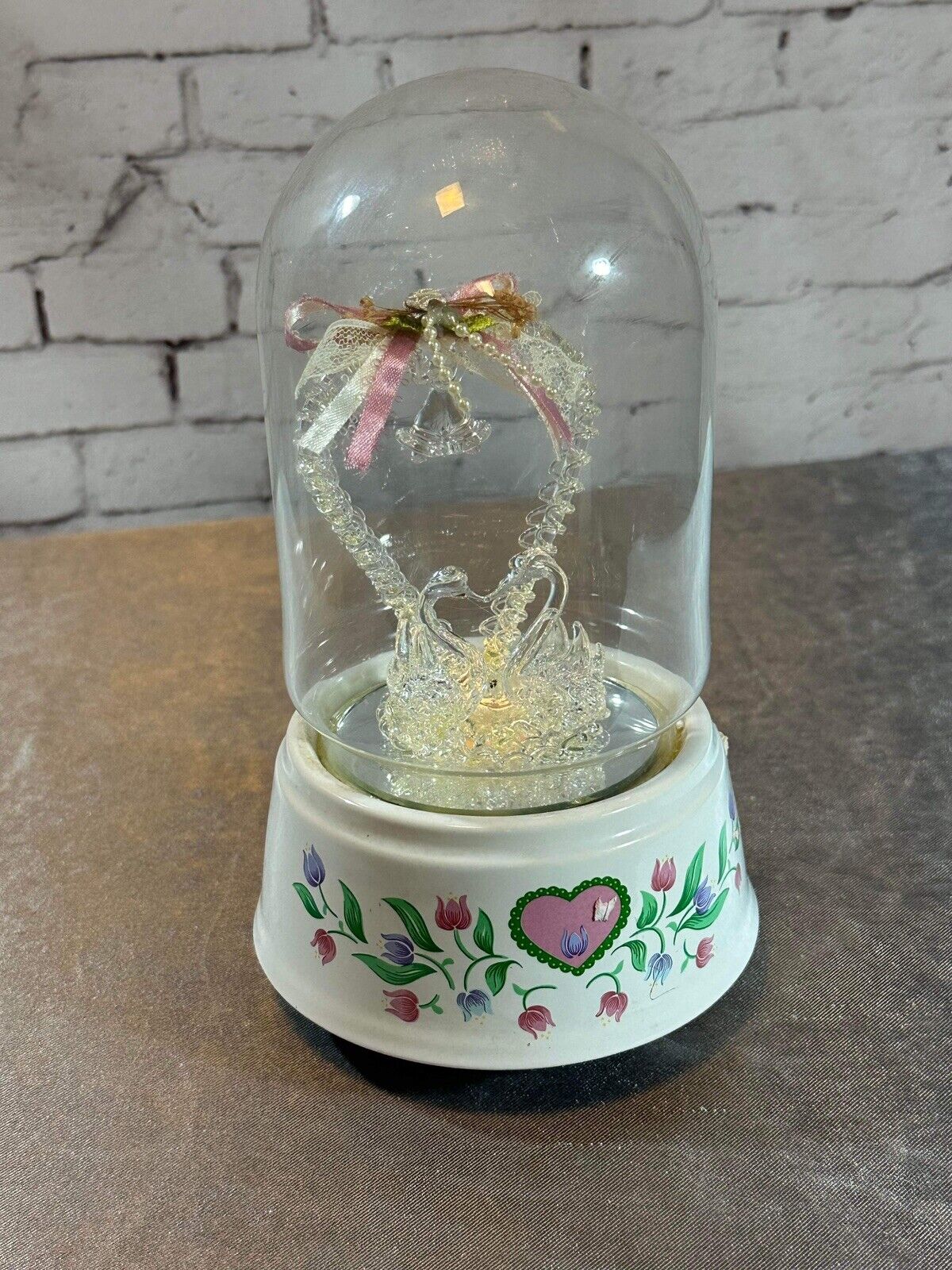 Glass Heart Wind-Up Music Box in a Clear Globe with Colored Lights VHD QCC