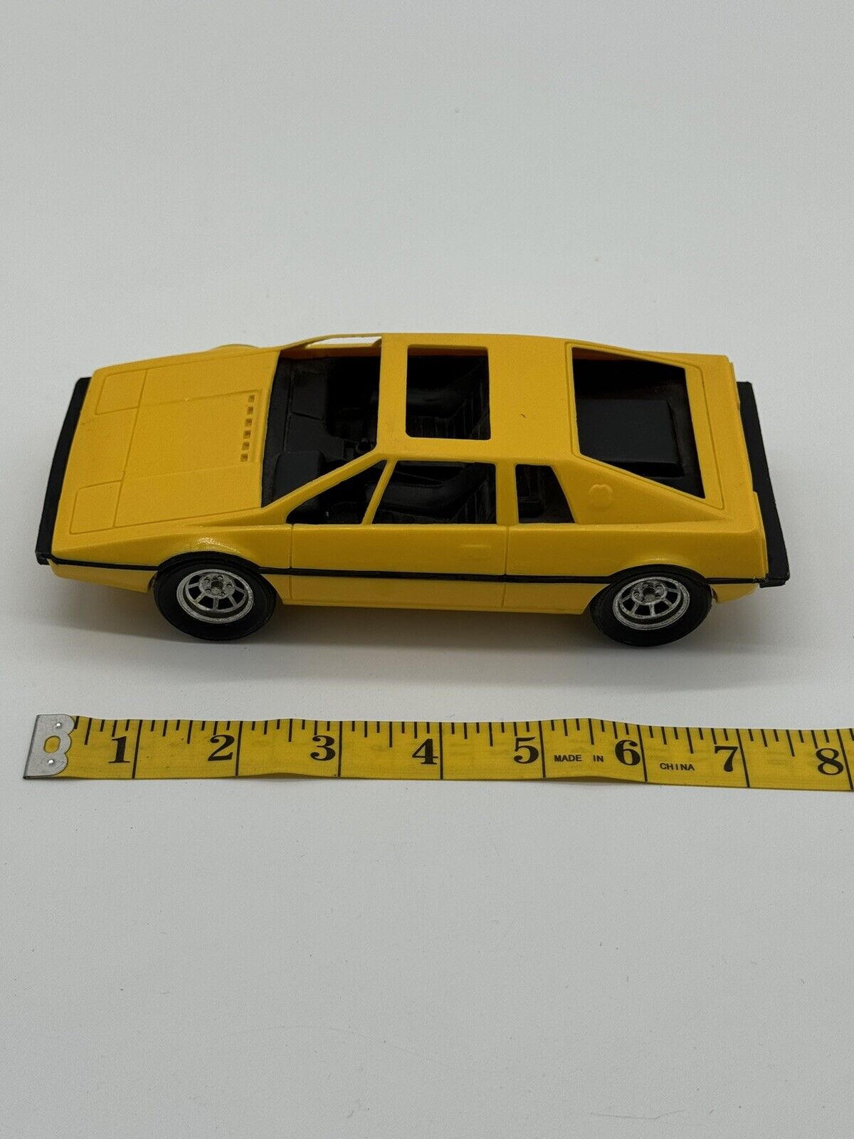 1/20 SCALE 1980s VINTAGE TESTORS #1022 LOTUS ESPIRIT YELLOW PLASTIC CAR VTY 005