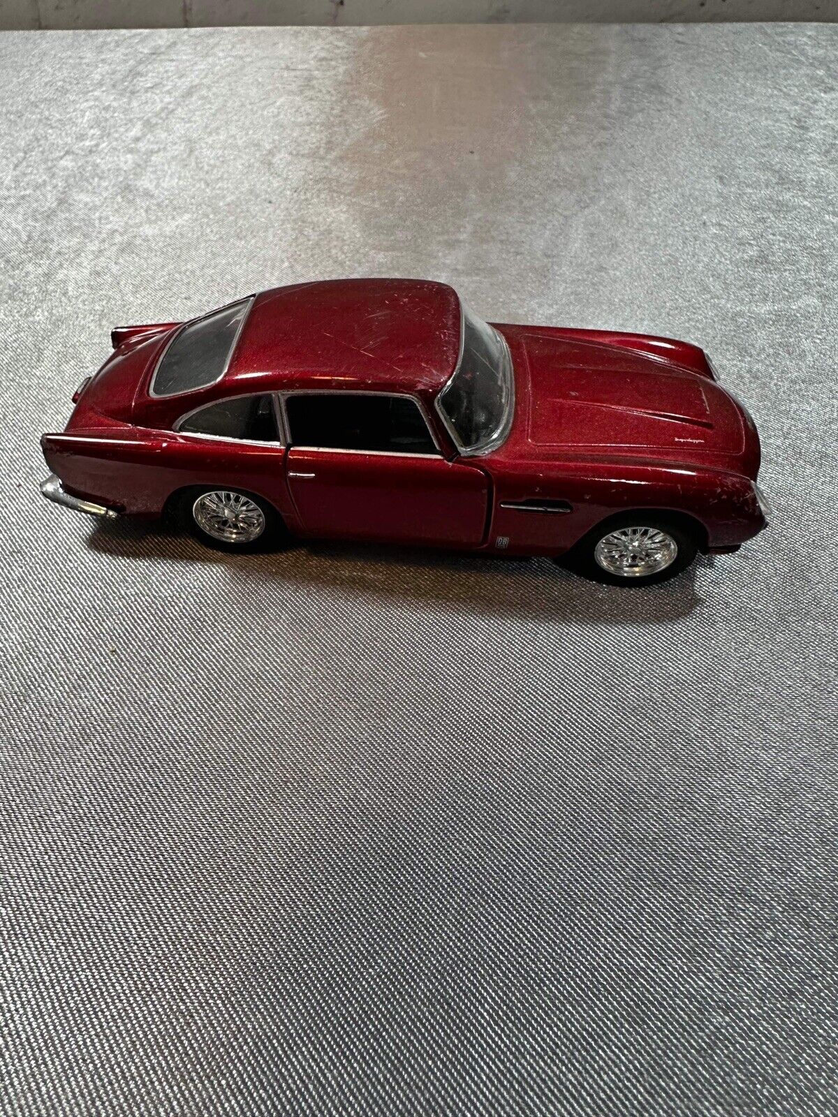 5" Kinsmart Aston Martin DB5 Diecast Model Toy Car 1:38 Pull Action Red