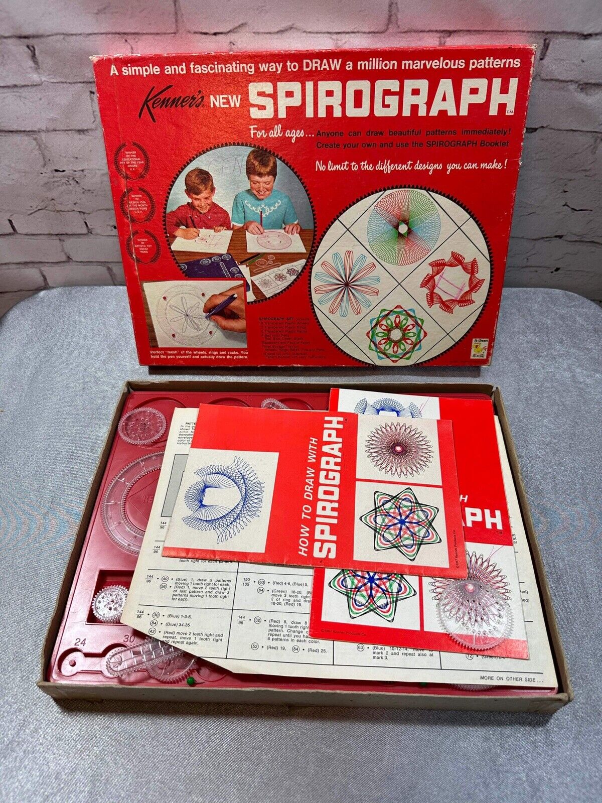 Vintage 1967 Kenner's Spirograph 401 Art Drawing Set Red Tray VGM