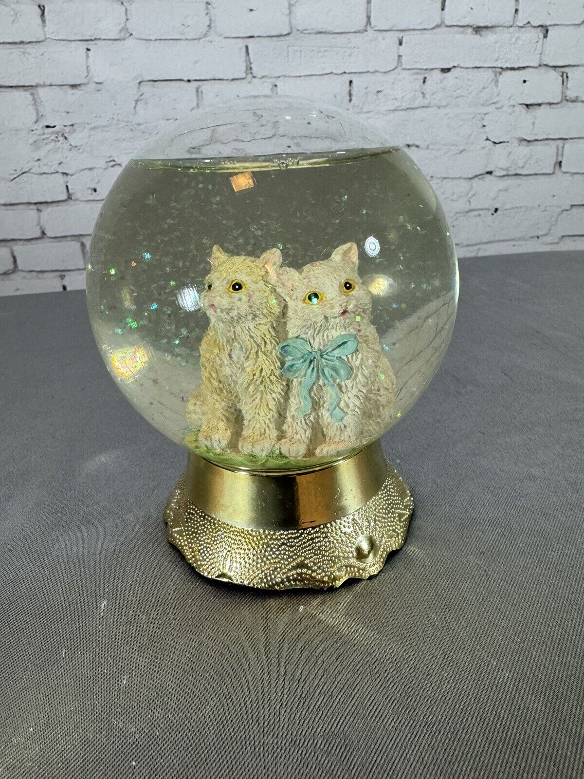 Vintage Eleco Kitten Snow Globe VHD