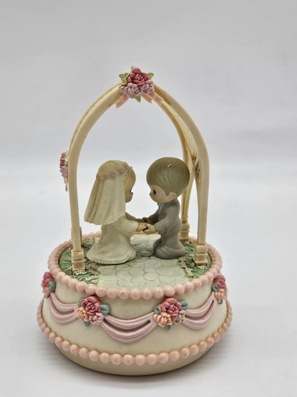 VTG Precious Moments Musical Wedding Cake Topper Bride Groom Close to You 1988