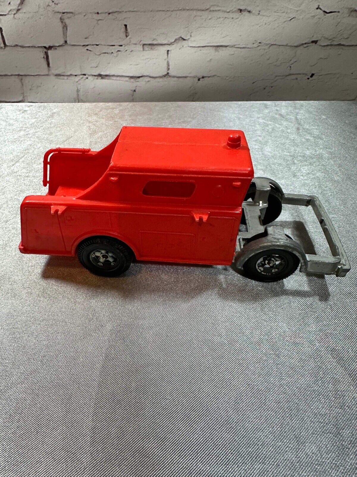 Hubley C 1960s Pressed Steel, Plastic Ford C Trailer Fire Rescue VTY 002