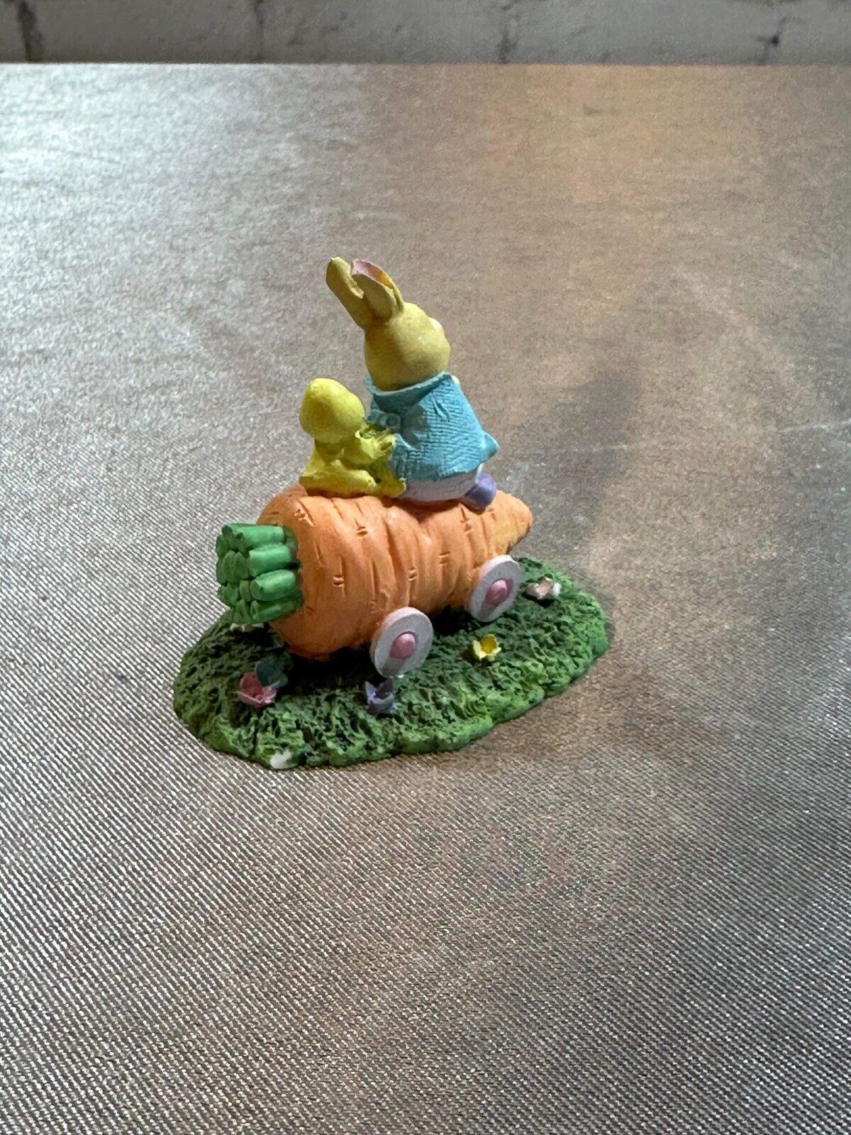 Miniature Easter Bunny Peter Rabbit Carrot Car Figure Figurine Used VCFG