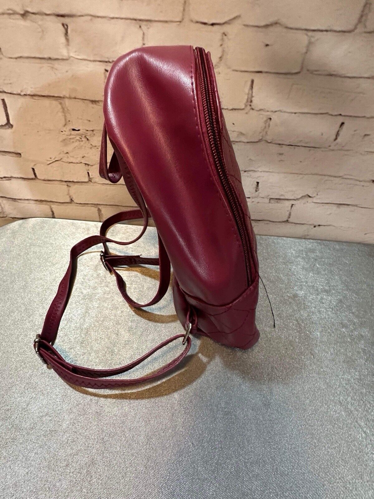 Forever 21 BurgundyFauxPatent Zip Quilted Backpack Handbag PreOwned WCLTH