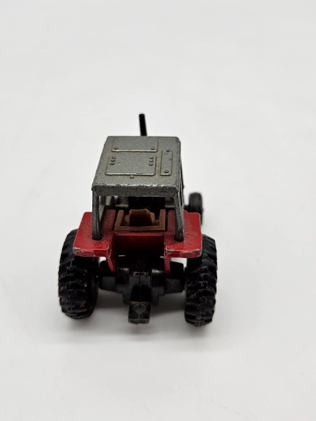 1/64 Massey Ferguson 699 Tractor