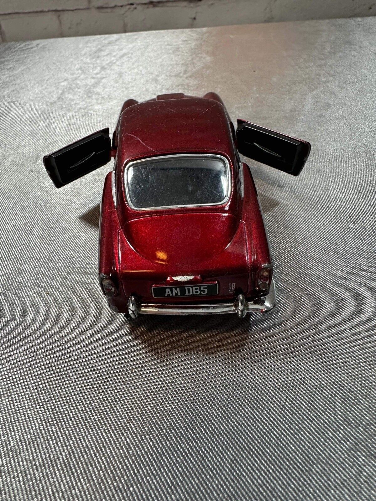 5" Kinsmart Aston Martin DB5 Diecast Model Toy Car 1:38 Pull Action Red
