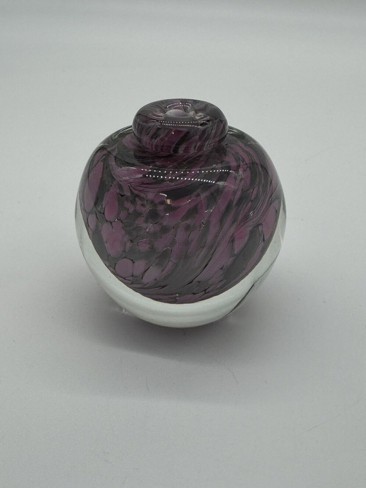 ARTIST SIGNED VINTAGE ART GLASS PAPER WEIGHT/BUD VASE