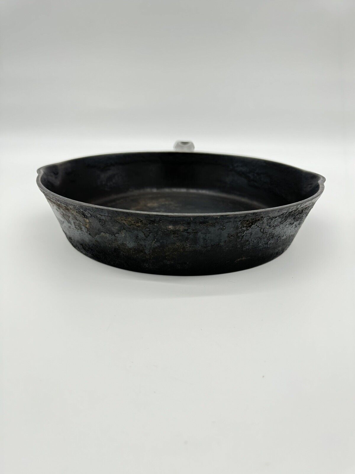 ANTIQUE VOLLRATH #8 COWBOY CAMP FIRE CAST IRON SKILLET PAN FRYER EDGE HEAT RING