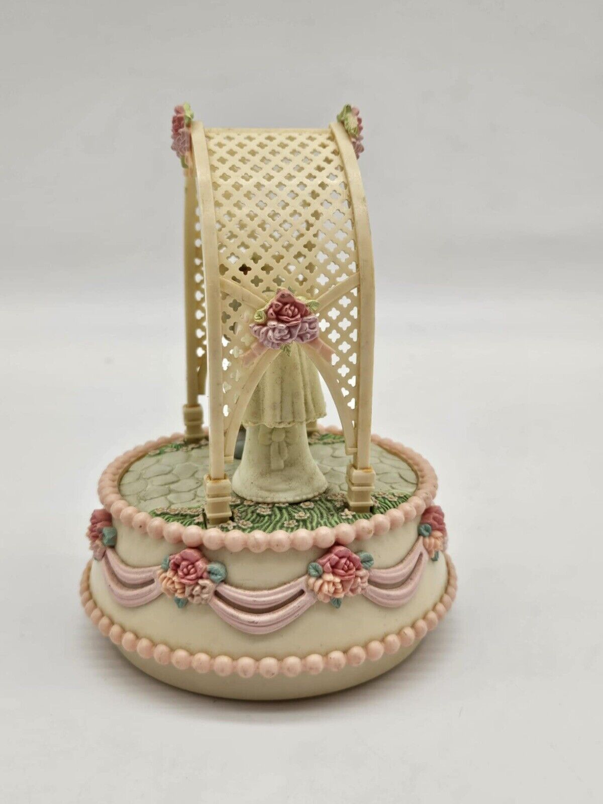 VTG Precious Moments Musical Wedding Cake Topper Bride Groom Close to You 1988