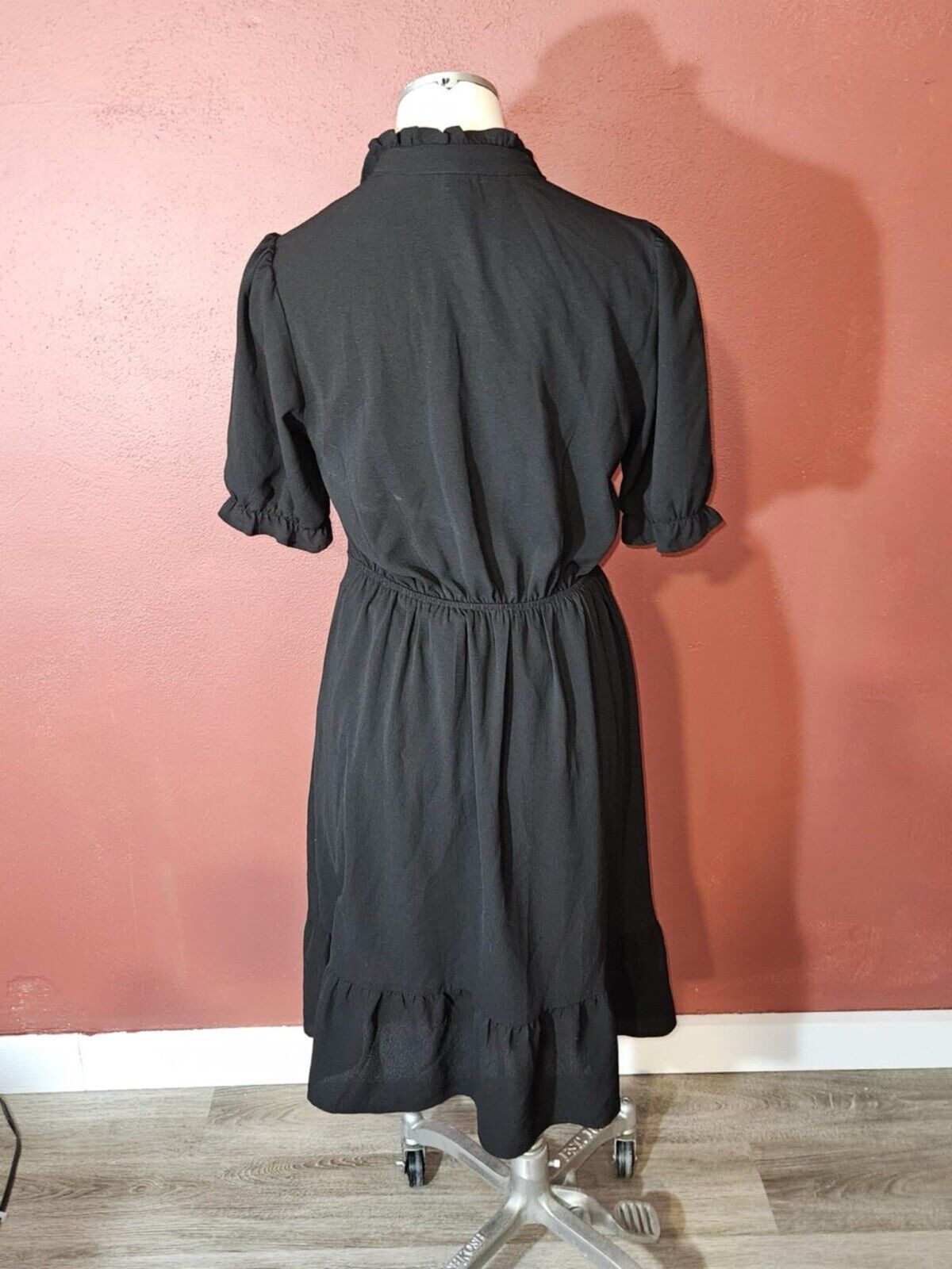 Woman’s Monteau Short Sleeve Black Dress Sz L