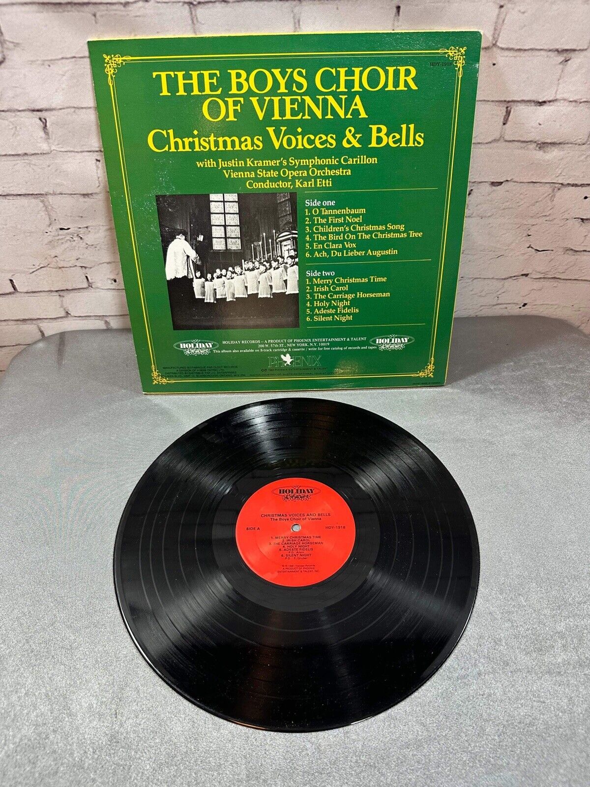 Boys Choir of Vienna - CHRISTMAS VOICES & BELLS Holiday Records 33 Vinyl VG+/EX
