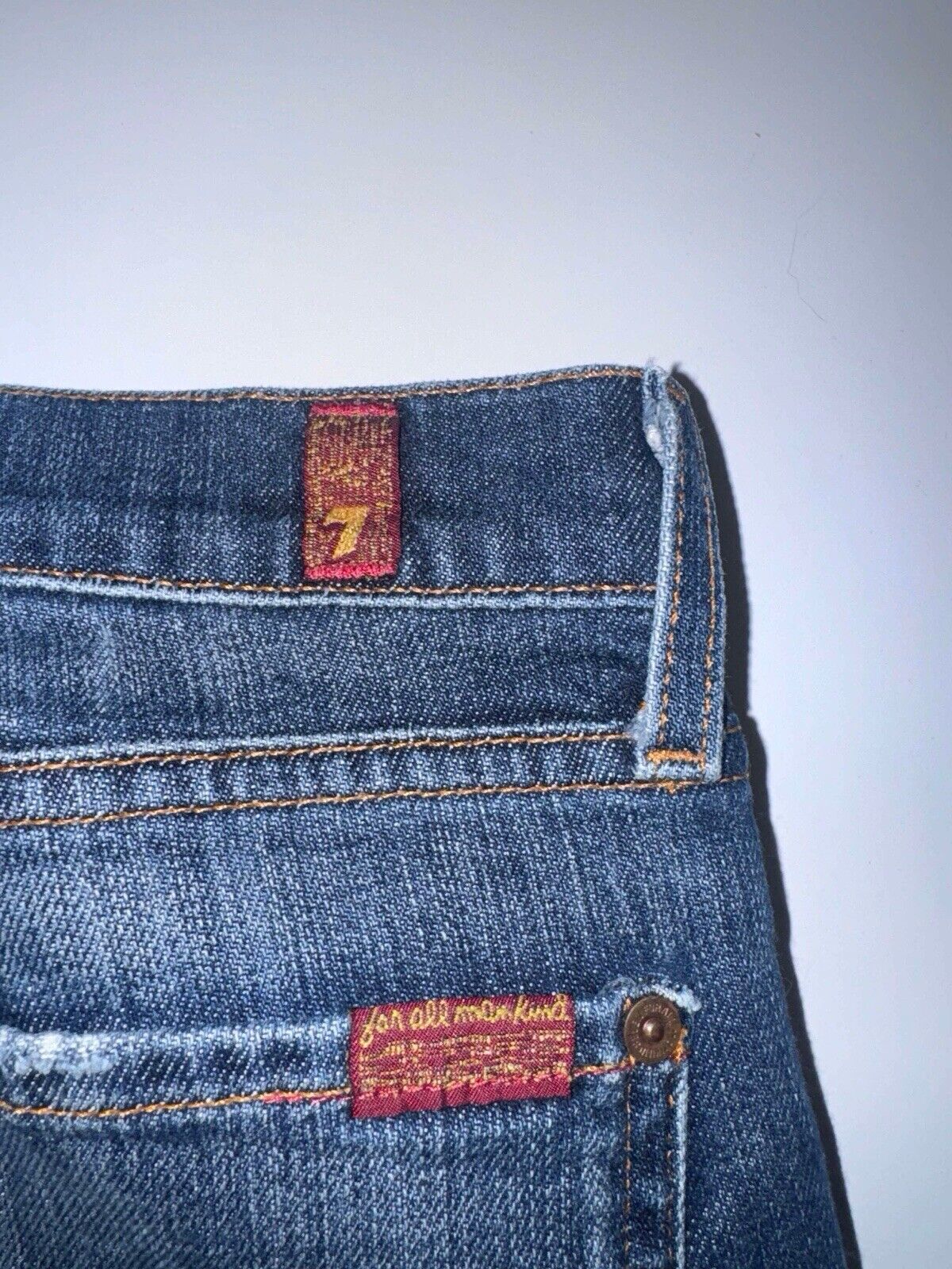 7 FOR ALL MANKIND Low-Rise Light Blue Wash Denim Bootcut Jeans Bottoms (Sz 28)