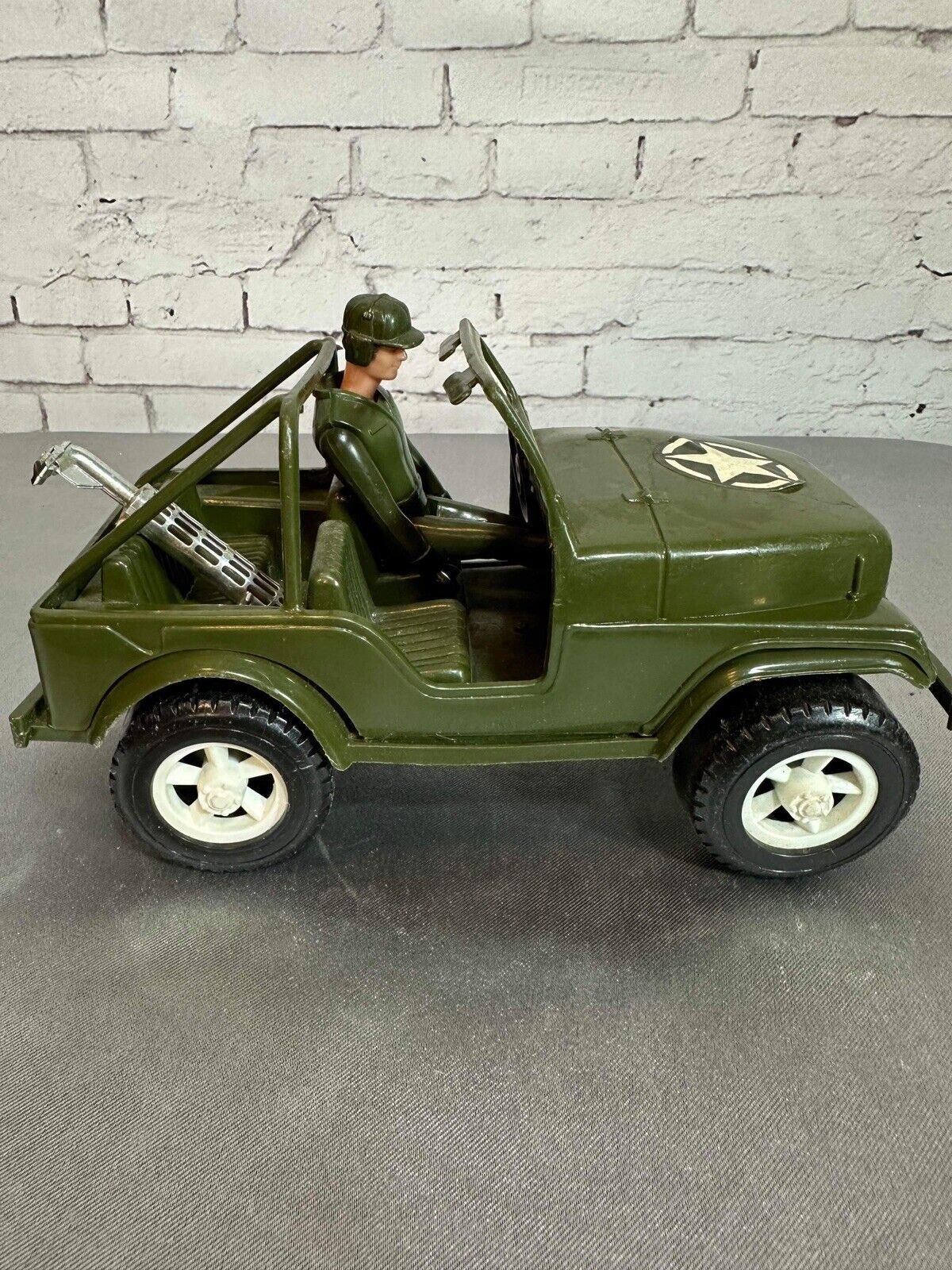 1980's Vintage GAY TOY INC. US Army J eep #650 Plastic 9" Length W/ Driver VTY