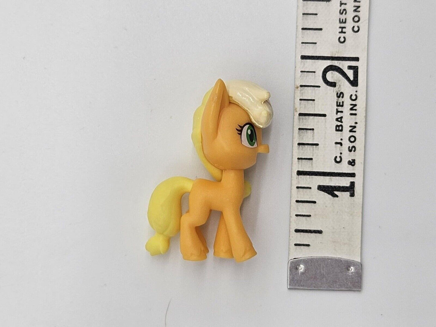 2020 My Little Pony G4.5 Unicorn Party Celebration 1.5" Applejack Figure RARE