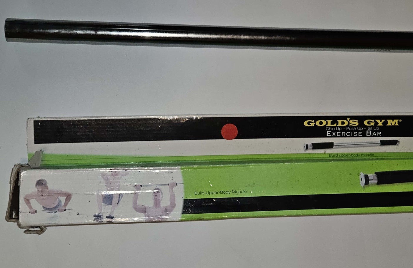 Gold's Gym Exercise Bar Chin Up-Push Up-Sit Up Chrome Bar 26.5"-36" Door Frame
