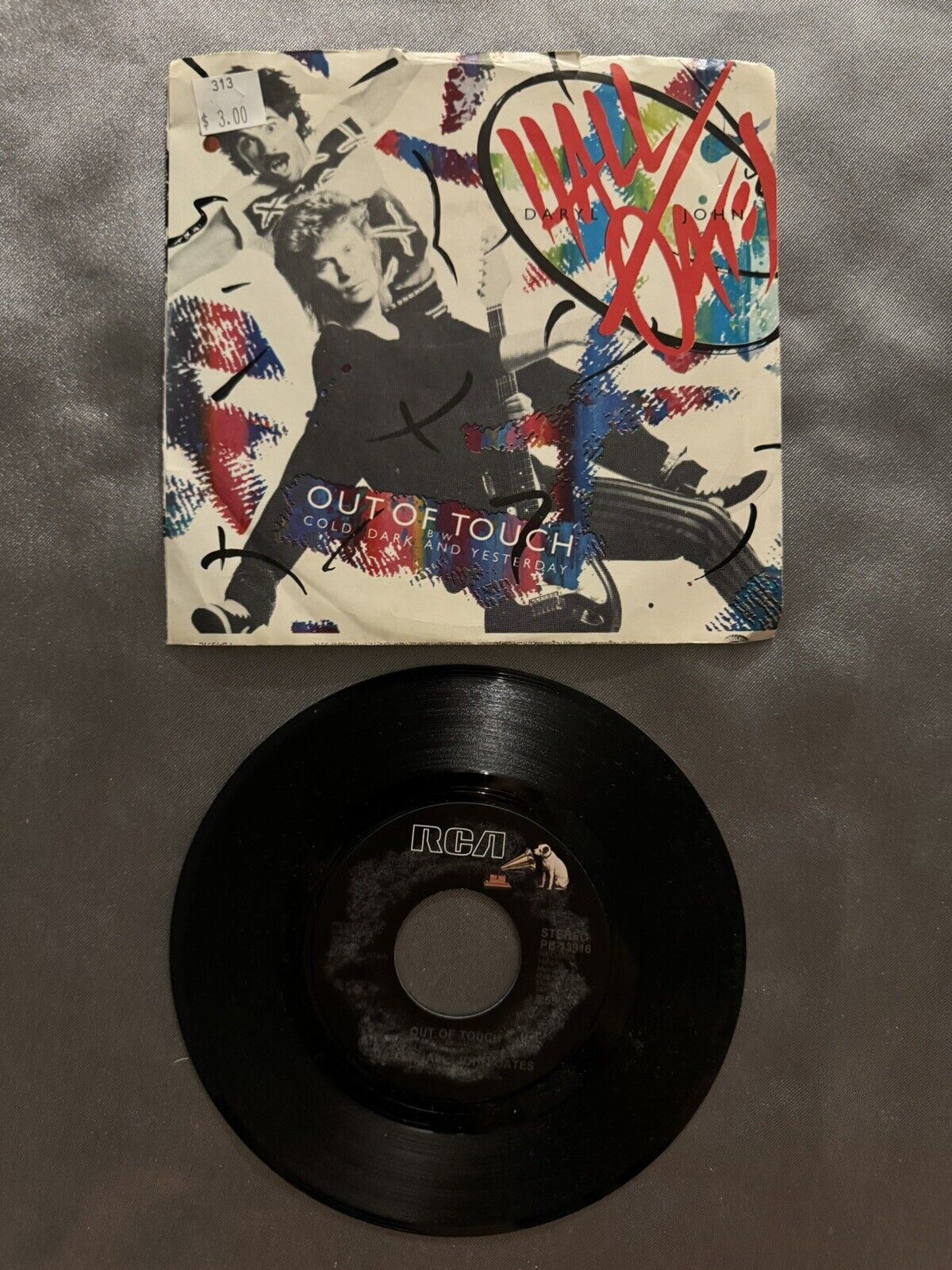 Daryl Hall & John Oates - Out Of Touch 1984 RCA Vinyl Record 7” 45 Single
