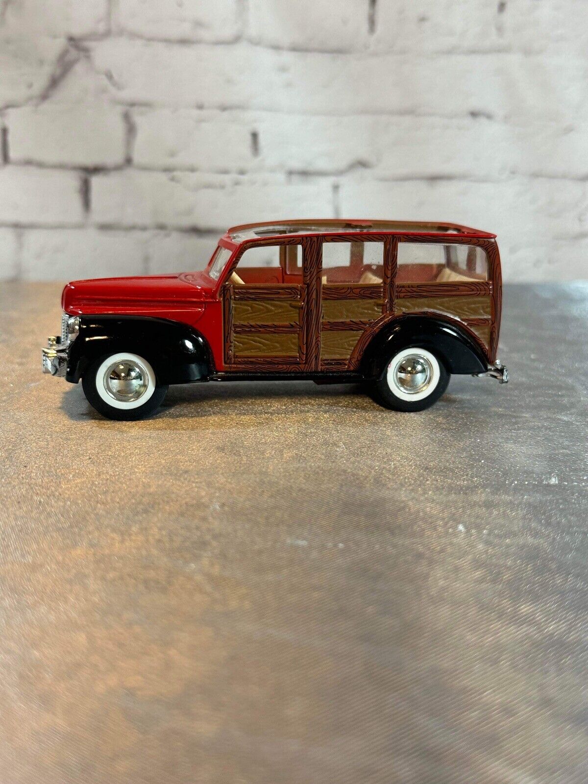 Superior 1940 FORD WOODY WAGON Diecast Toy Car - Red Brown Item No SS5706W VTY