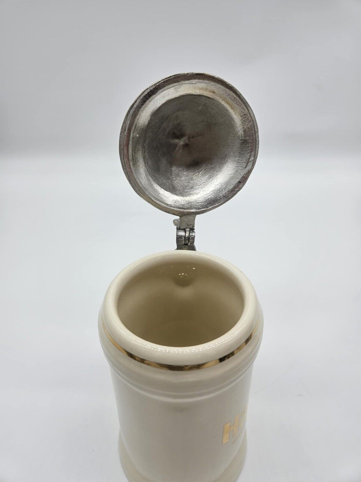 Vintage Harrah's east CHICAGO CASINO Pint Stein Cup W/ Pewter Lid