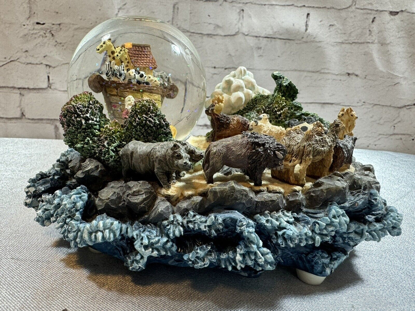 7" Noah's Ark Snow Globe and Music Box Plays "Oh What A Beautiful Morni"