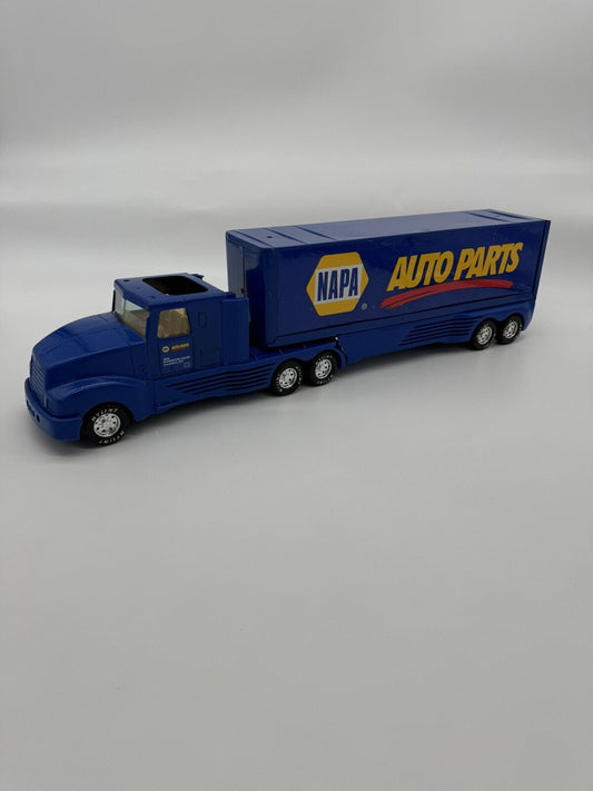 First Gear Semi Tracto Trailer Truck 2002 Exclusive NAPA Auto Parts Vtg FNF