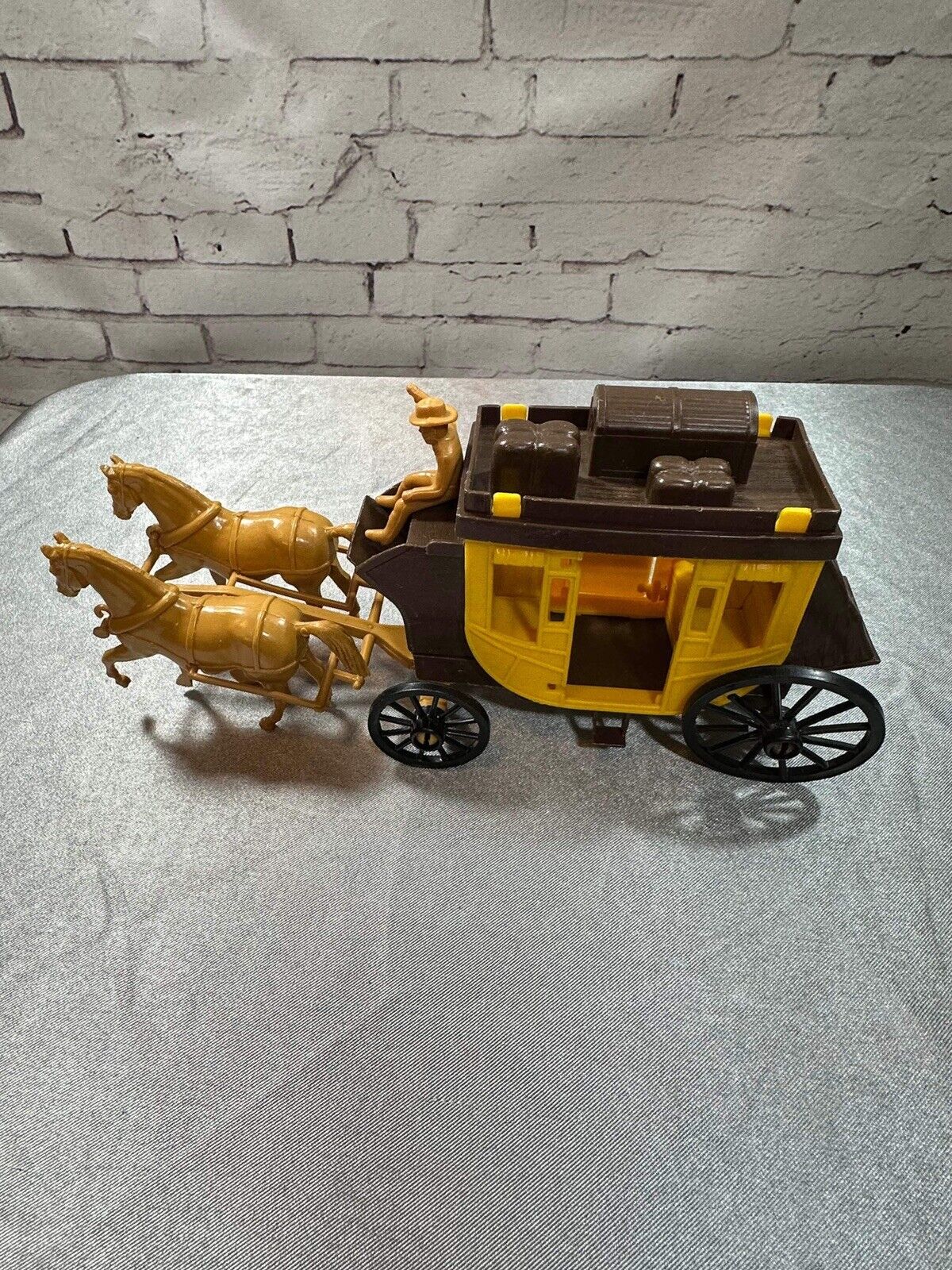 Vintage Wells Fargo Stage Coach Plastic Western Cowboy VTY