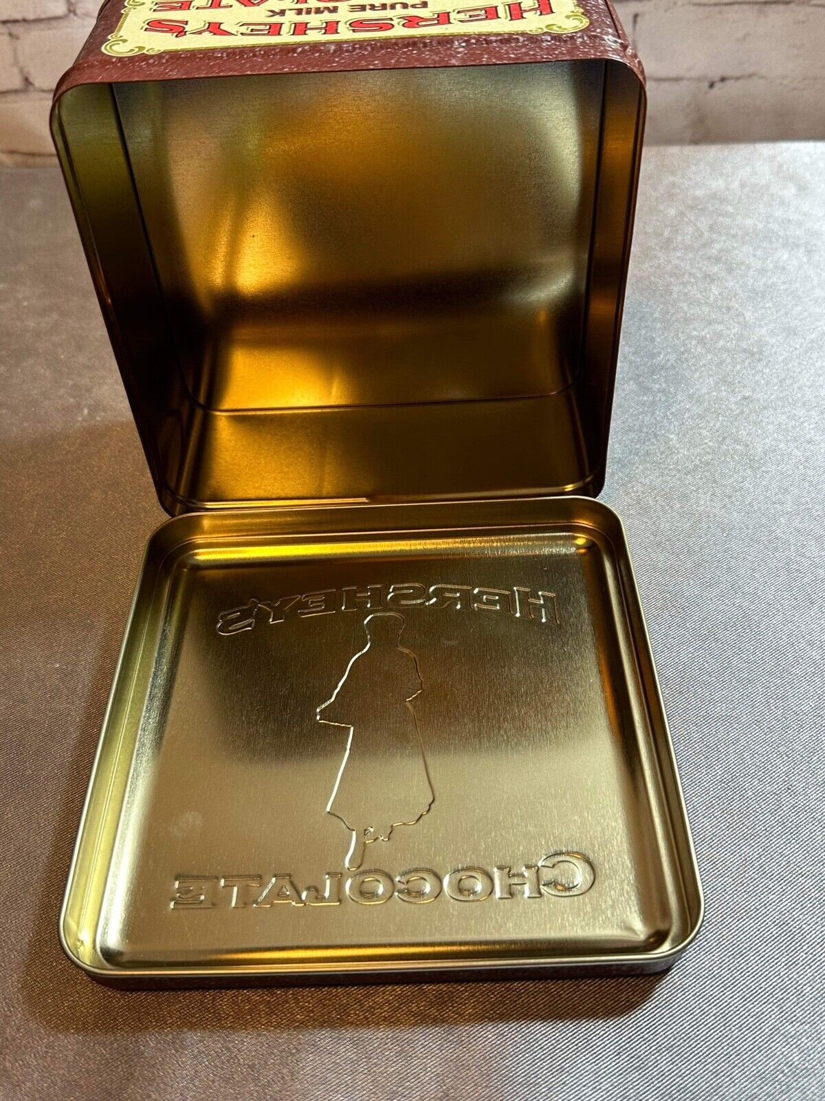 HERSHEY’S PURE MILK CHOCOLATE Vintage Edition #2 Collectible Tin 1992 CHM TNO