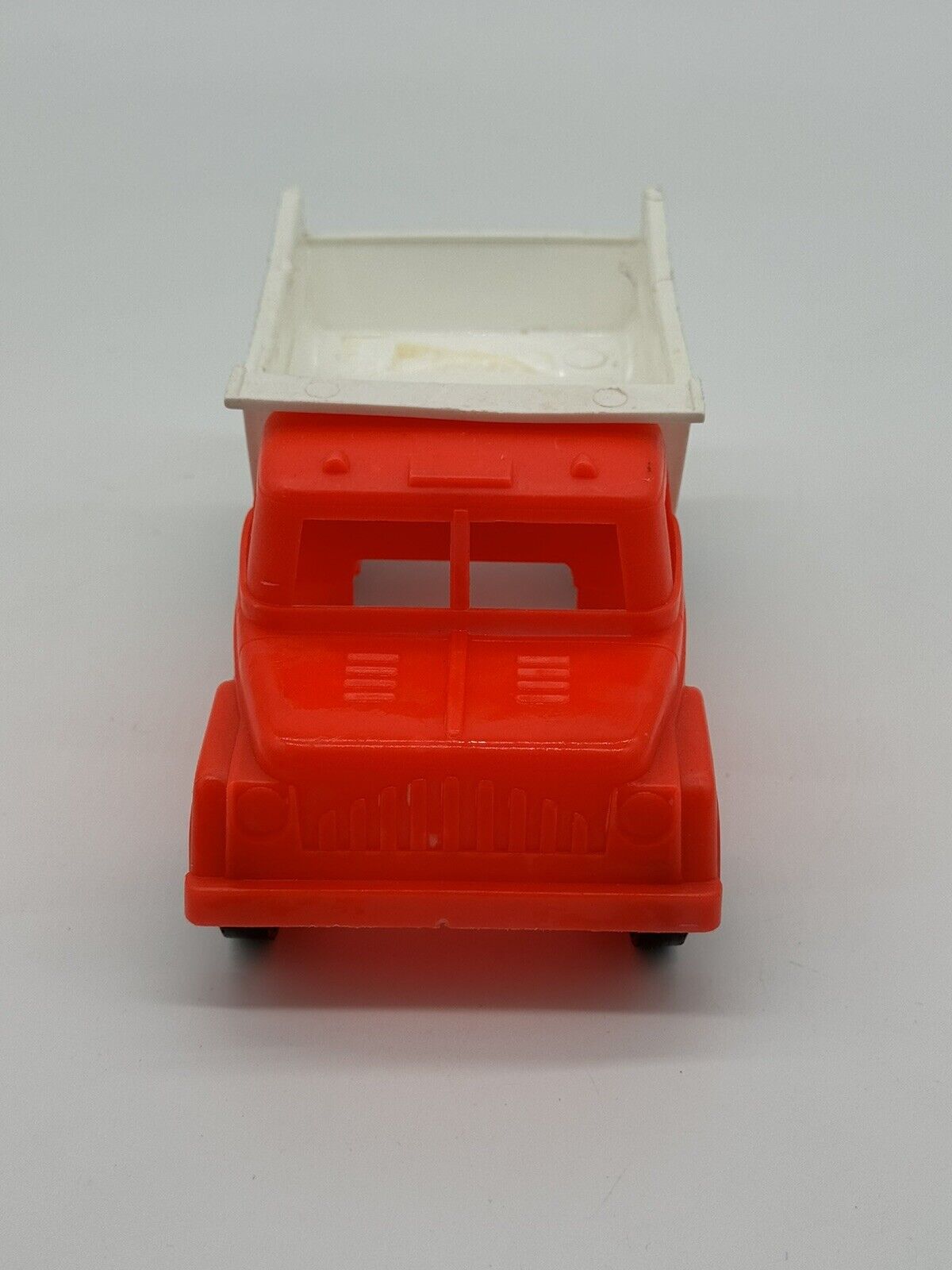 Plastic Truck American Plastics Dump Truck - VTY 005