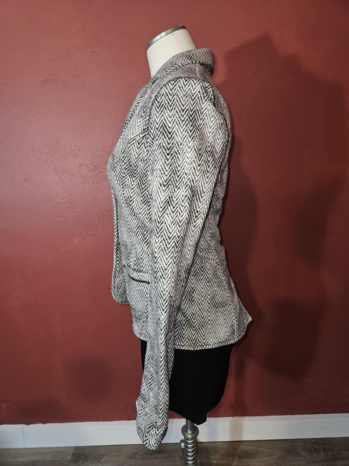 Aeropostale Blazer Black & White Zigzag Pattern Size Medium Lined Jacket