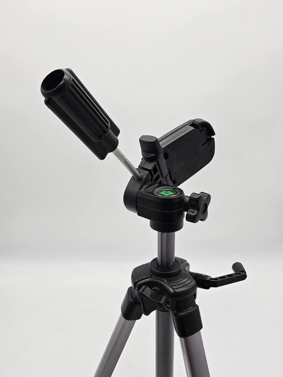 Ambico Tripod Camera Stand Telescoping Legs. Level Indicator.