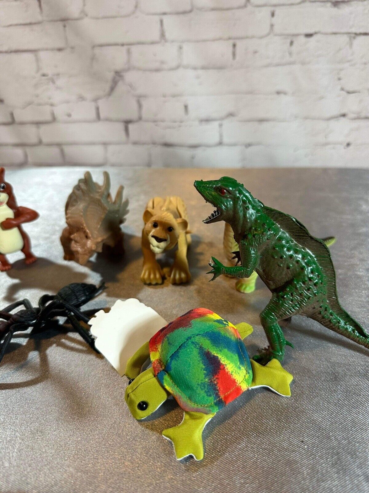 Lot Of Random Vintage Toy Animals, Dinosaurs, Bugs & Amphibians VTY