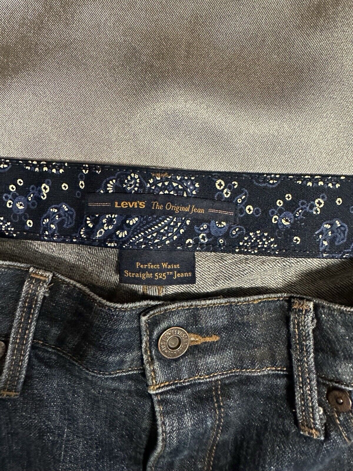 Levi’s Perfect Waist 525 Boot Cut Jeans Women's sz 10- Great Condition WCLTH 001