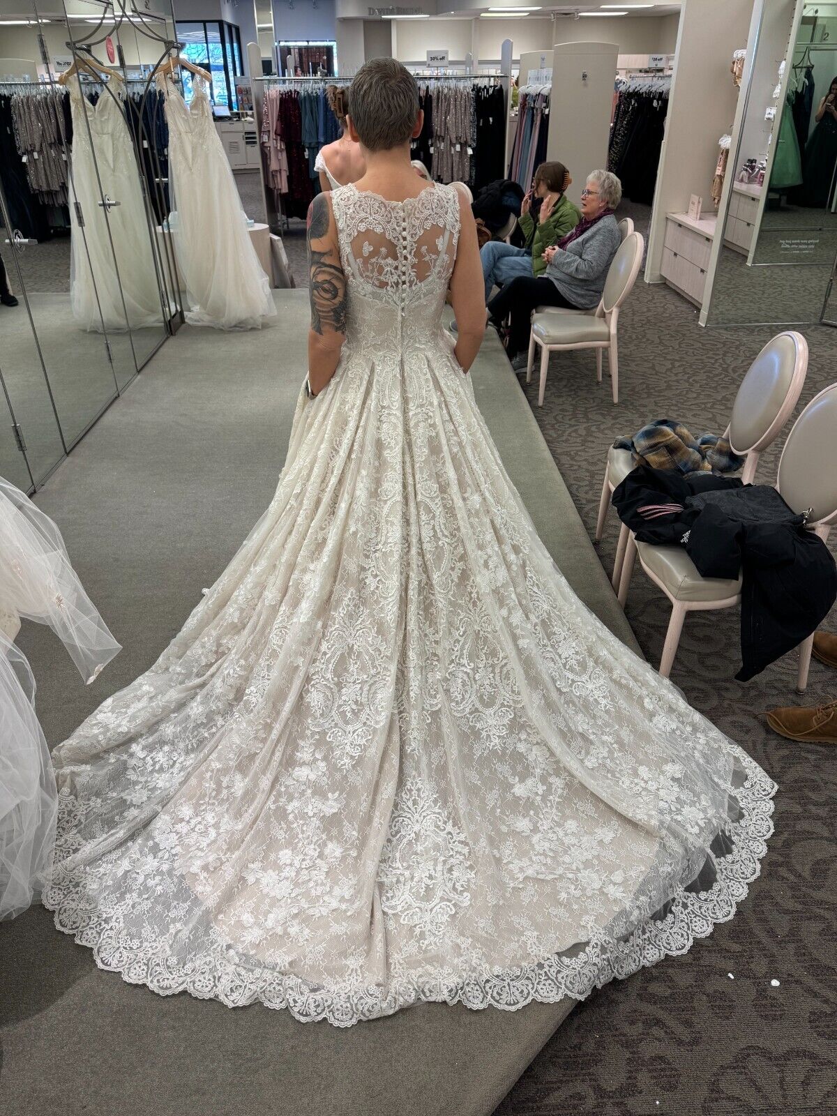 ✨ NEW✨ Size 12 GORGEOUS OLEG CASSINI wedding dress with POCKETS!!