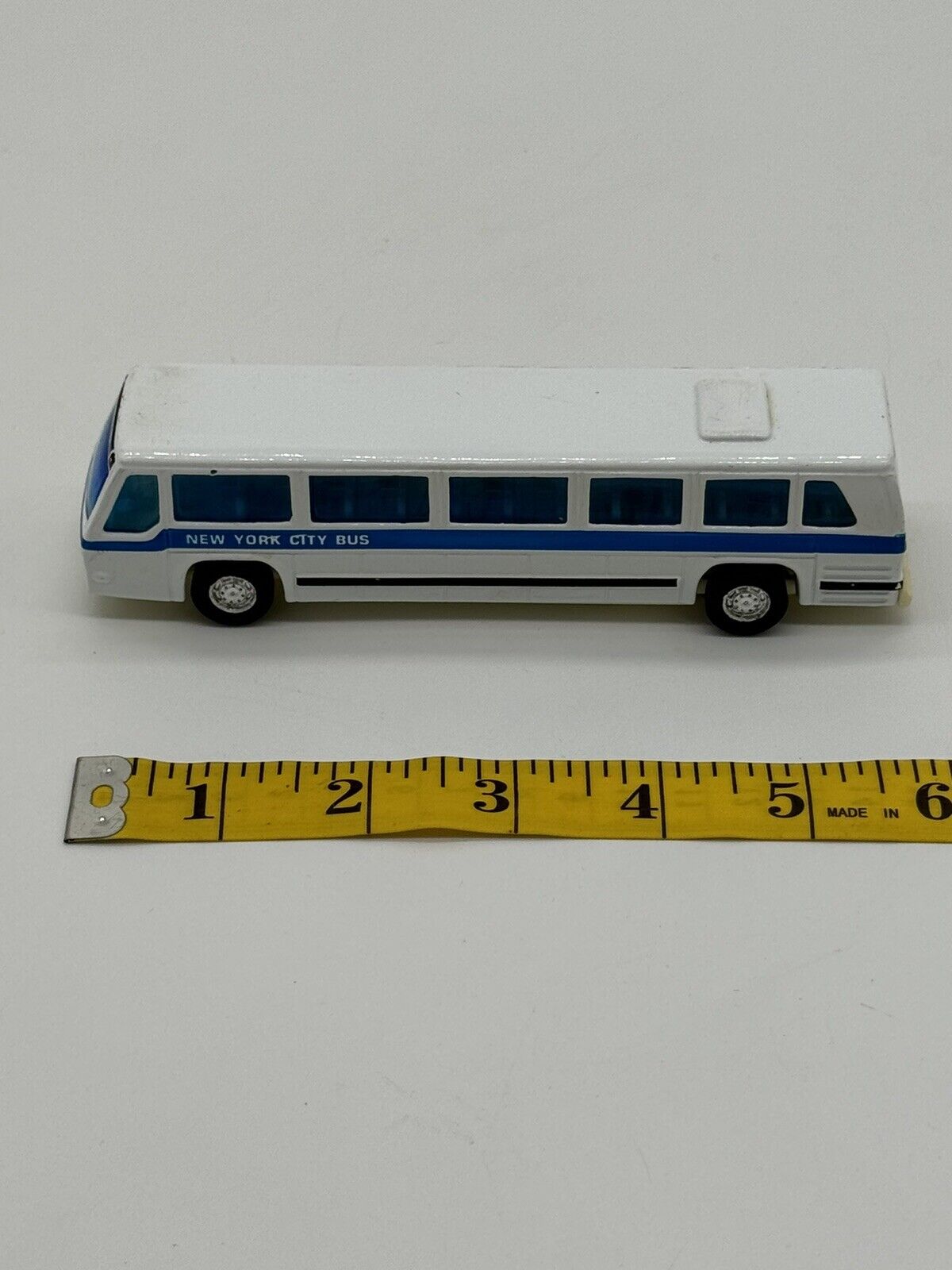 Classic New York City Bus Diecast CAR Model with pull back 6 inch Long CTY 005