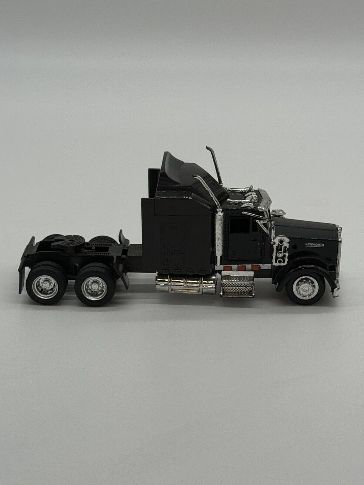 Vintage Kenworth Truck Semi Truck Black 1:32 Scale VTY