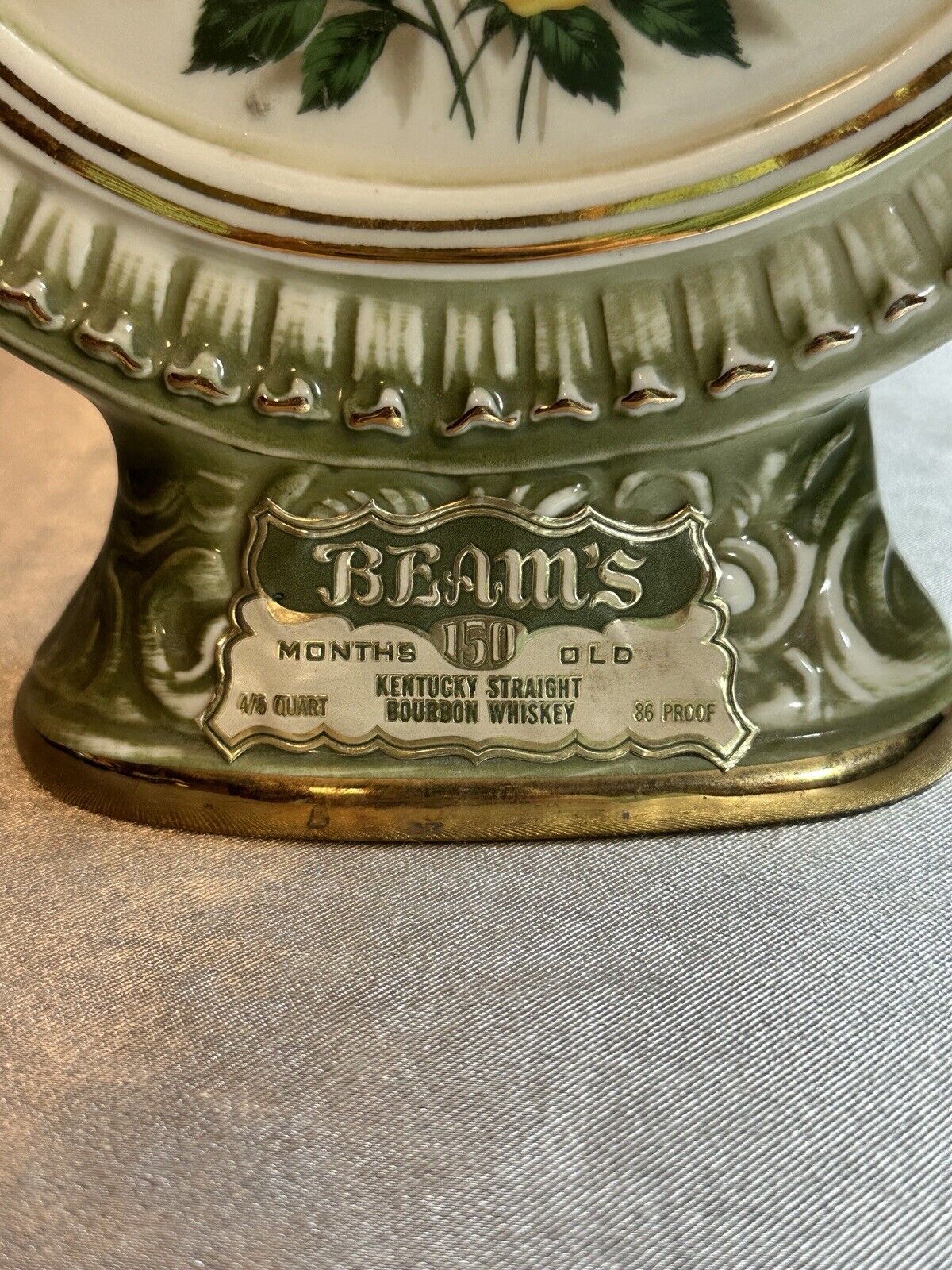 1969 Jim Beam Bourbon Whiskey Decanter Flowe Yelow Rose Bottle VCFG FNF