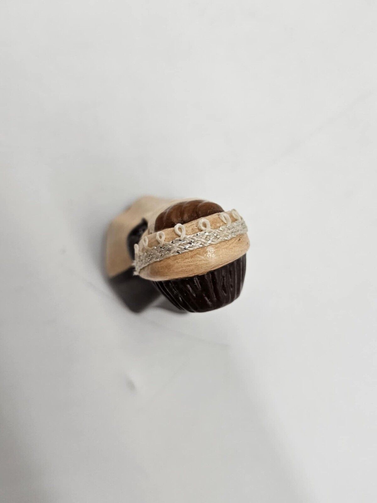 Vintage Hand Carved Pilgrim Woman ~ ADORABLE