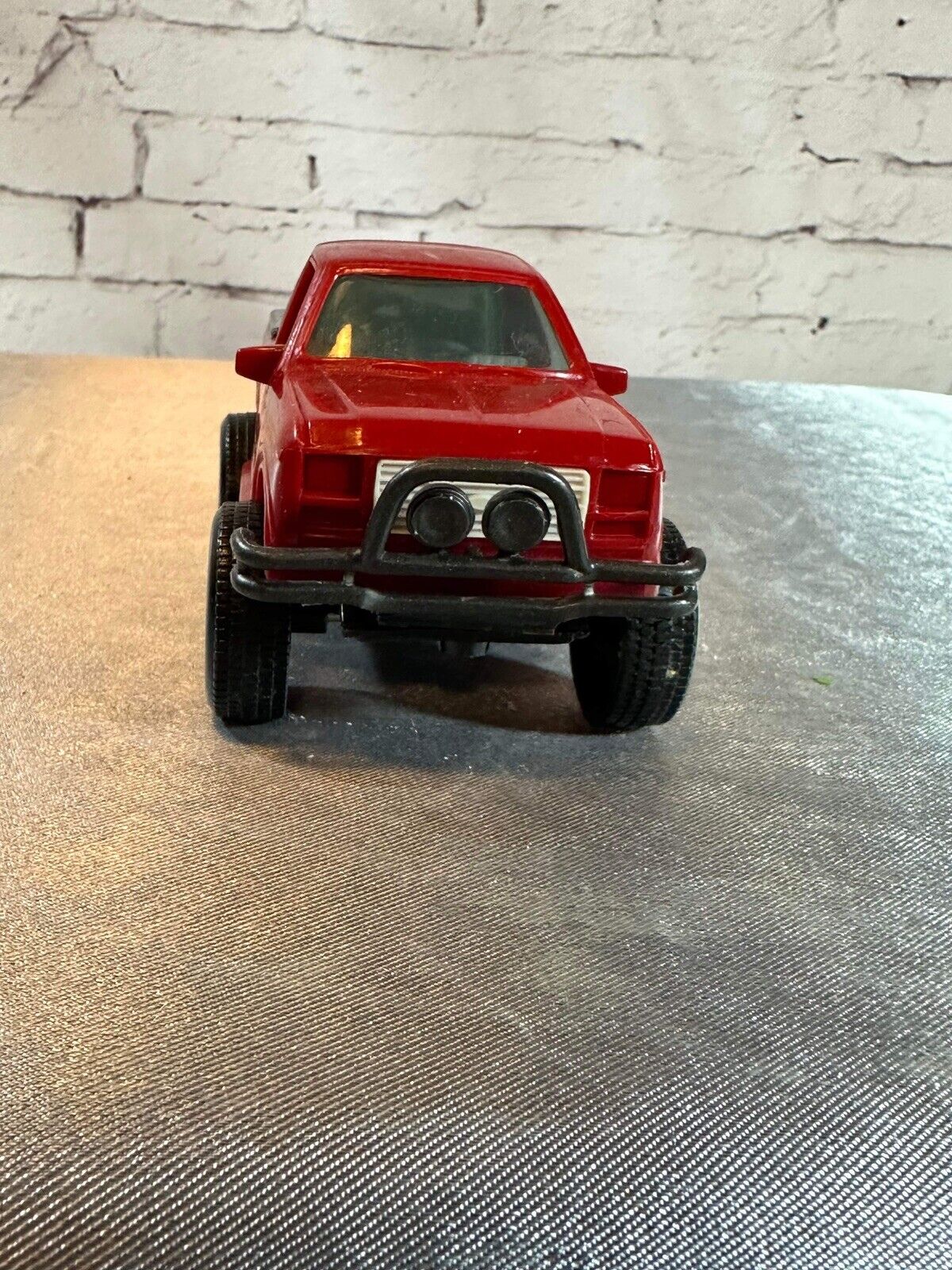 2014 Chevrolet Silverado Truck 2"H X 4" L Diecast Red VTY