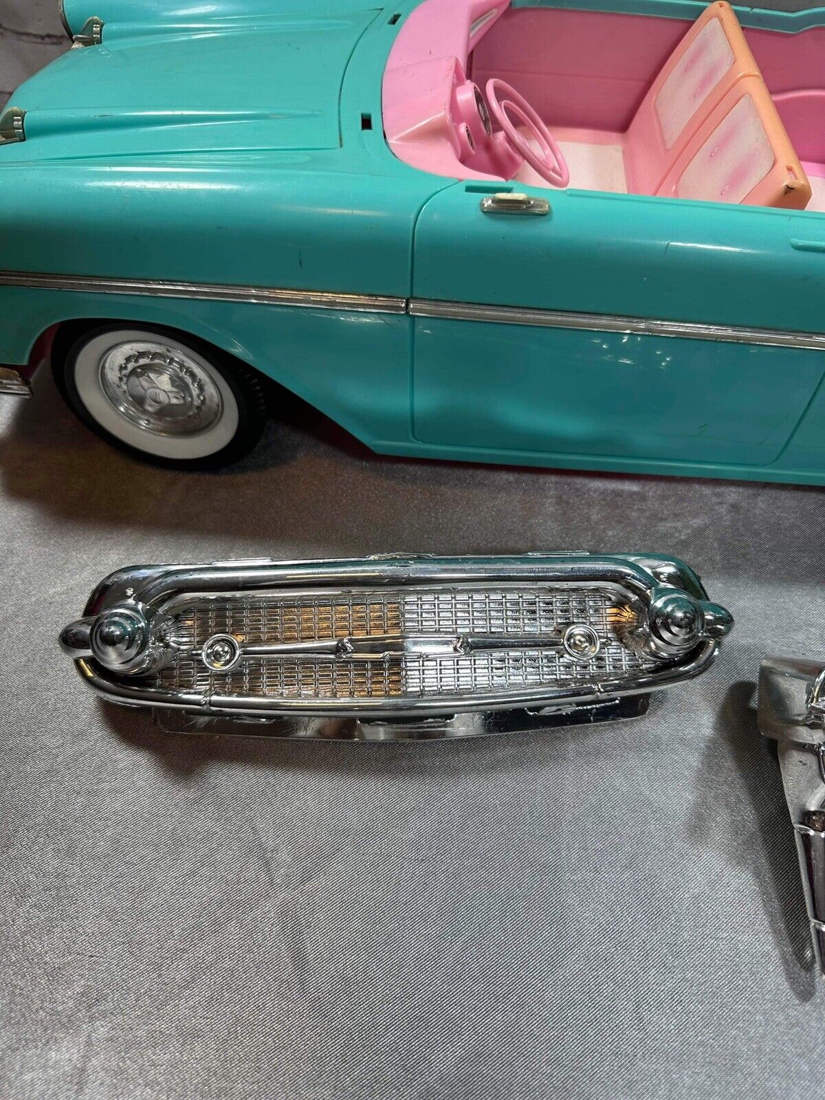 Vintage Barbie 57 Chevy Bel Air Convertible Mattel 1988 W/ Xtra Parts VTY