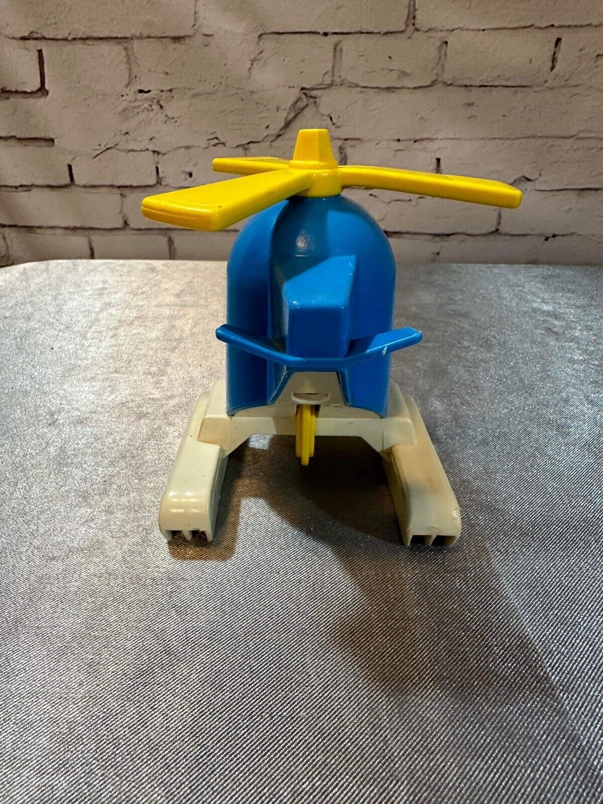 Vintage Fisher Price Little People Blue Helicopter #945 Offshore Cargo Base VCTY