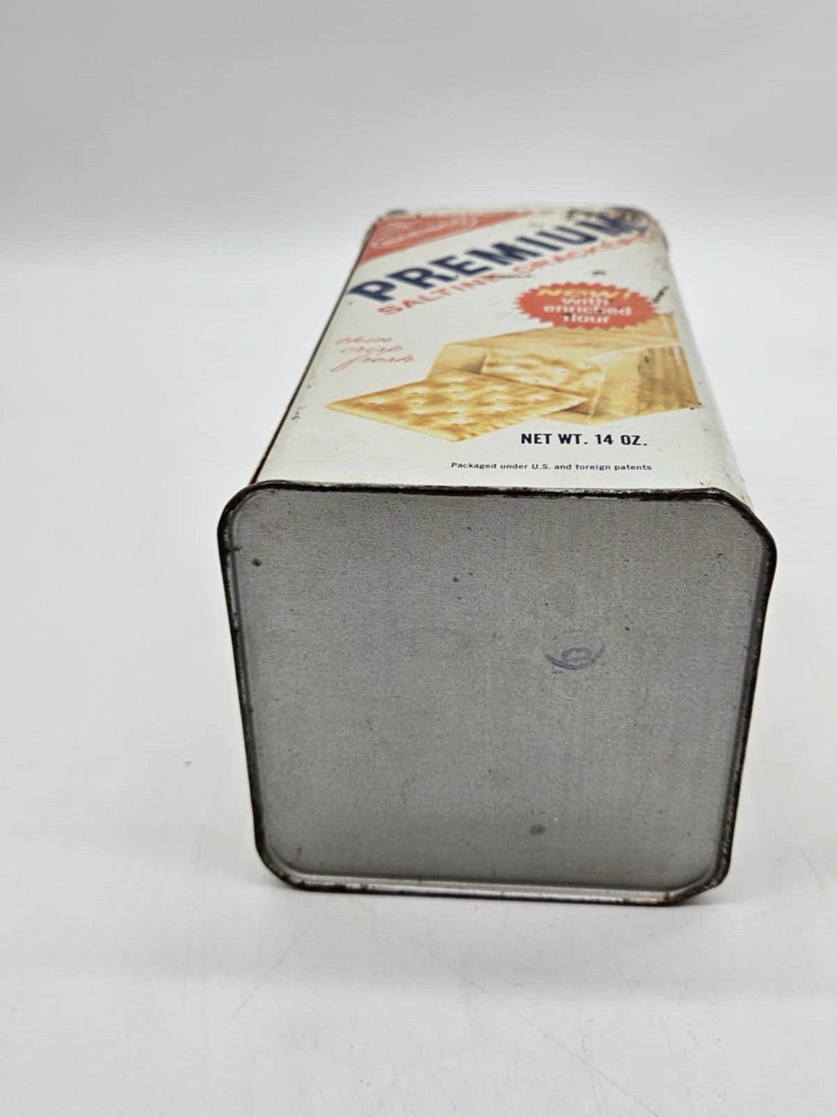 Vintage NABISCO  Premium Saltine Crackers  1969 Empty 14 Oz Tin