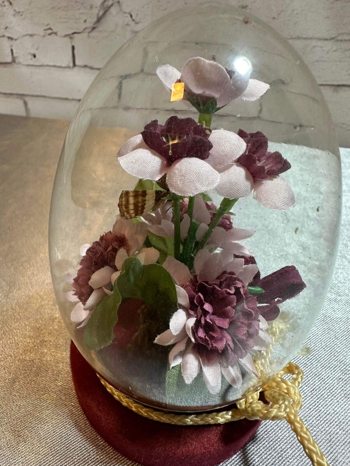 VGT Real Butterfly Taxidermy w/ Silk Flowers in Glass Dome on Wood Base VFG QCC